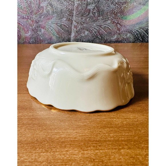 Vintage Rosebud collection by Lenox All purpose bowl with gold trim - Picture 4 of 10